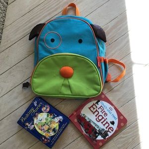 Skip Hop puppy kids  knapsack/book bag w 2 books